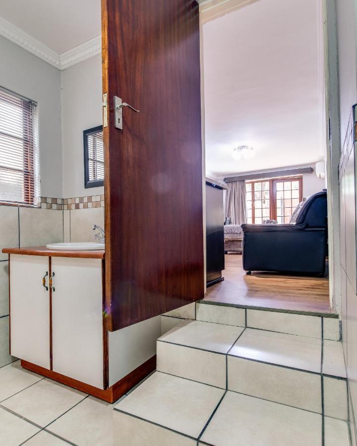 The Nightingale Guesthouse Bloemfontein Exterior photo